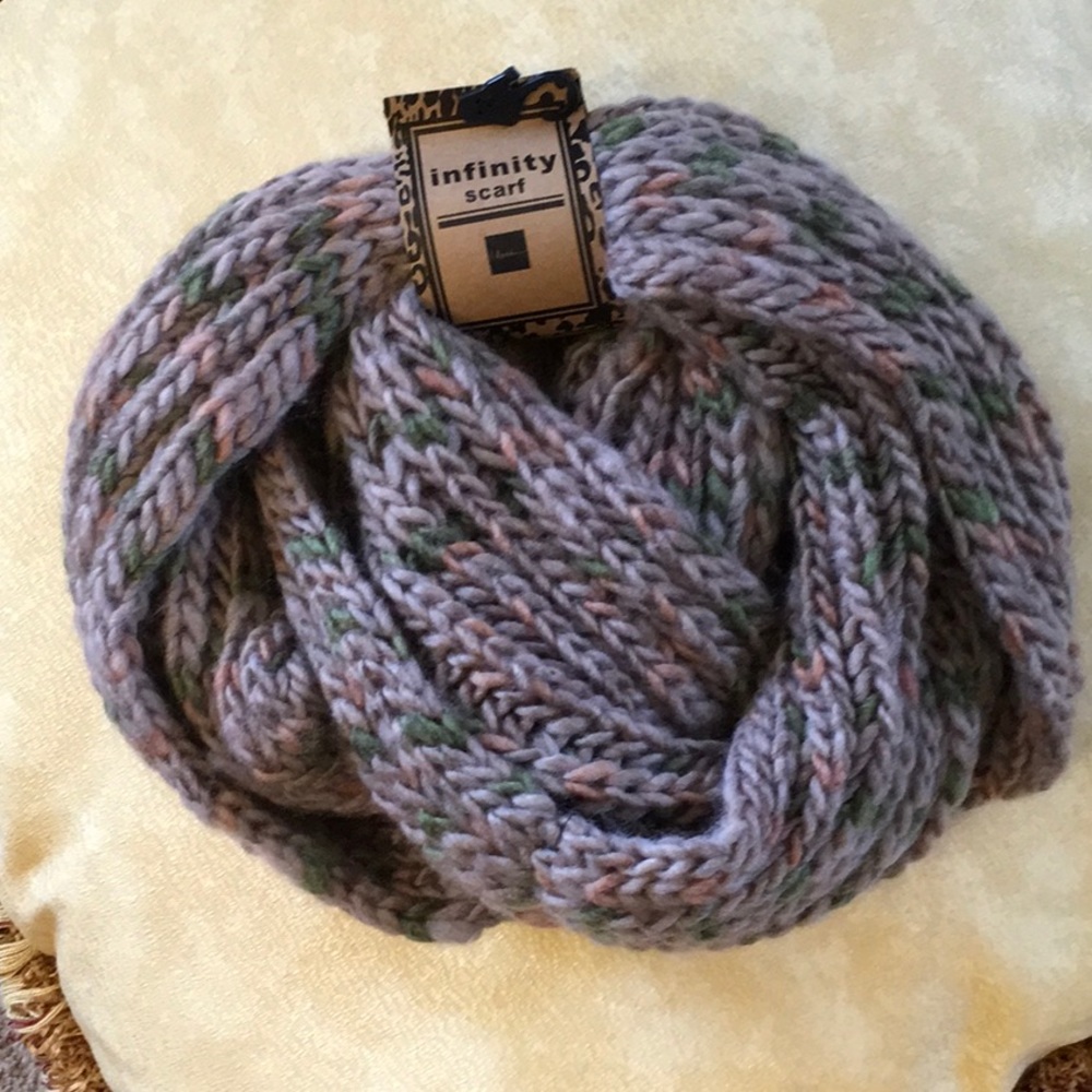 I Love Brand Chunky Knit Unisex Infinity Scarf NWT